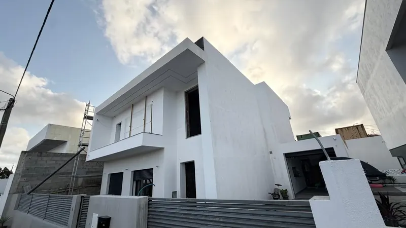 Obra de construção acompanhada pela Souza Sobrinho